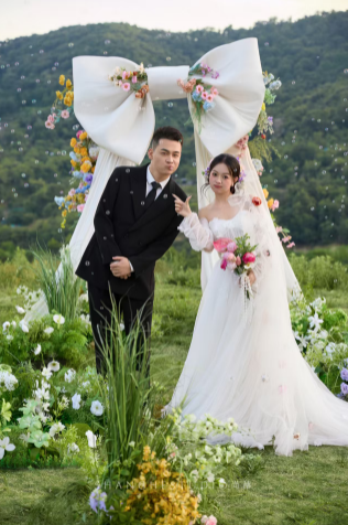 烟台岱王山基地山景蝴蝶结甜美仪式感婚纱照